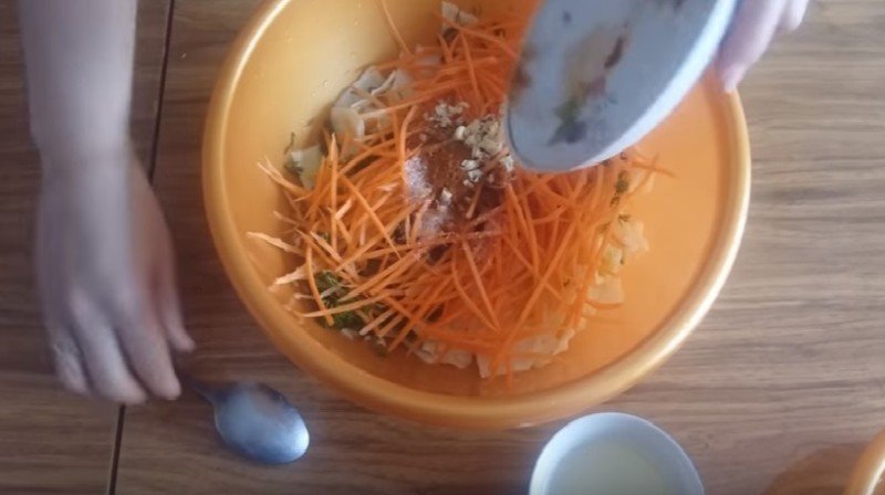 Корейская морковь с капустой с приправой для корейской моркови