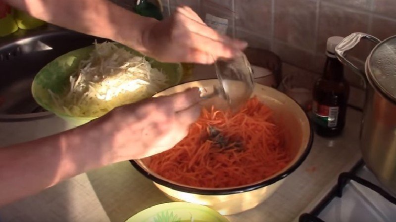 Приготовление маринада для морковки по корейски