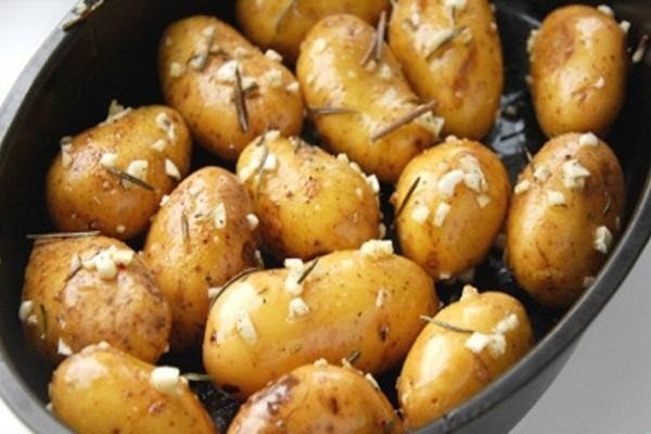 Картошка запеченная в духовке