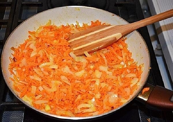 Пассерование лука и моркови