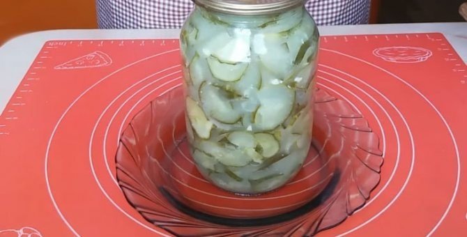 Салат из огурцов в собственном соку на зиму