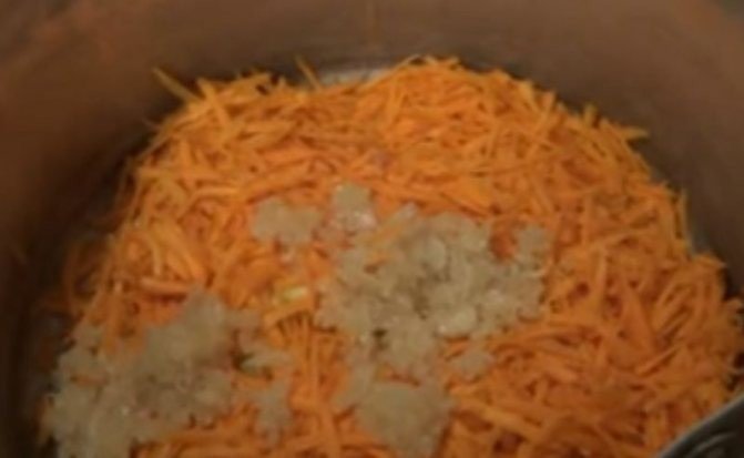 Кисло сладкий салат из моркови в томатной пасте