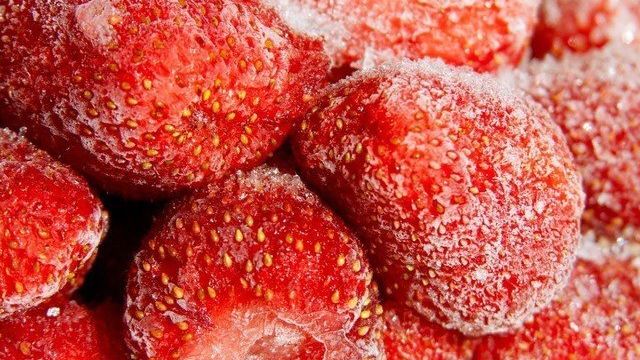Как заморозить клубнику на зиму в холодильнике