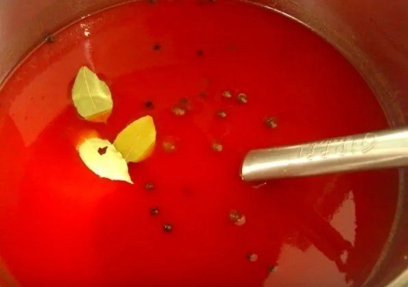 Фаршированные перцы в томатном соке
